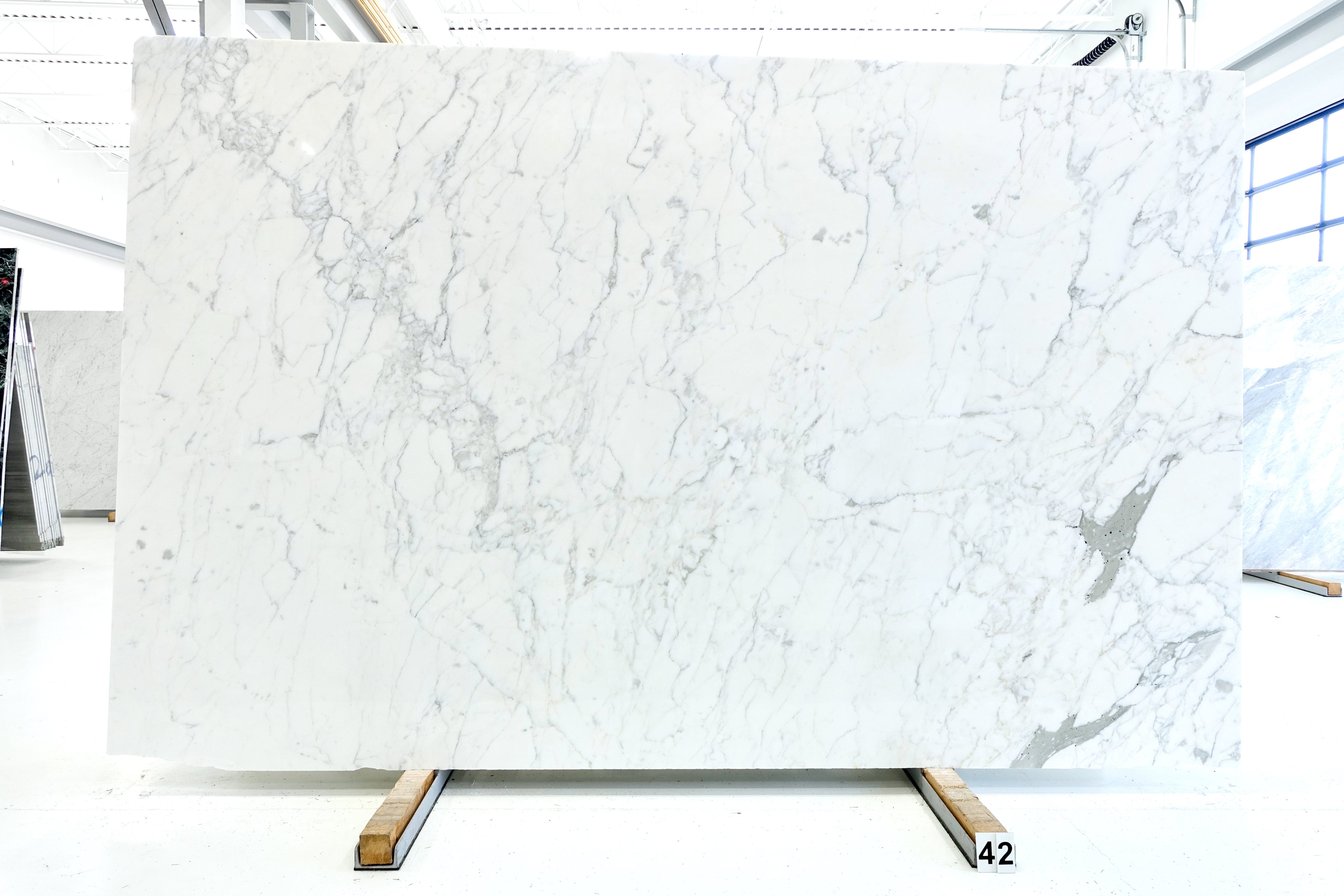 CALACATTA MIELE 2CM MARBLE