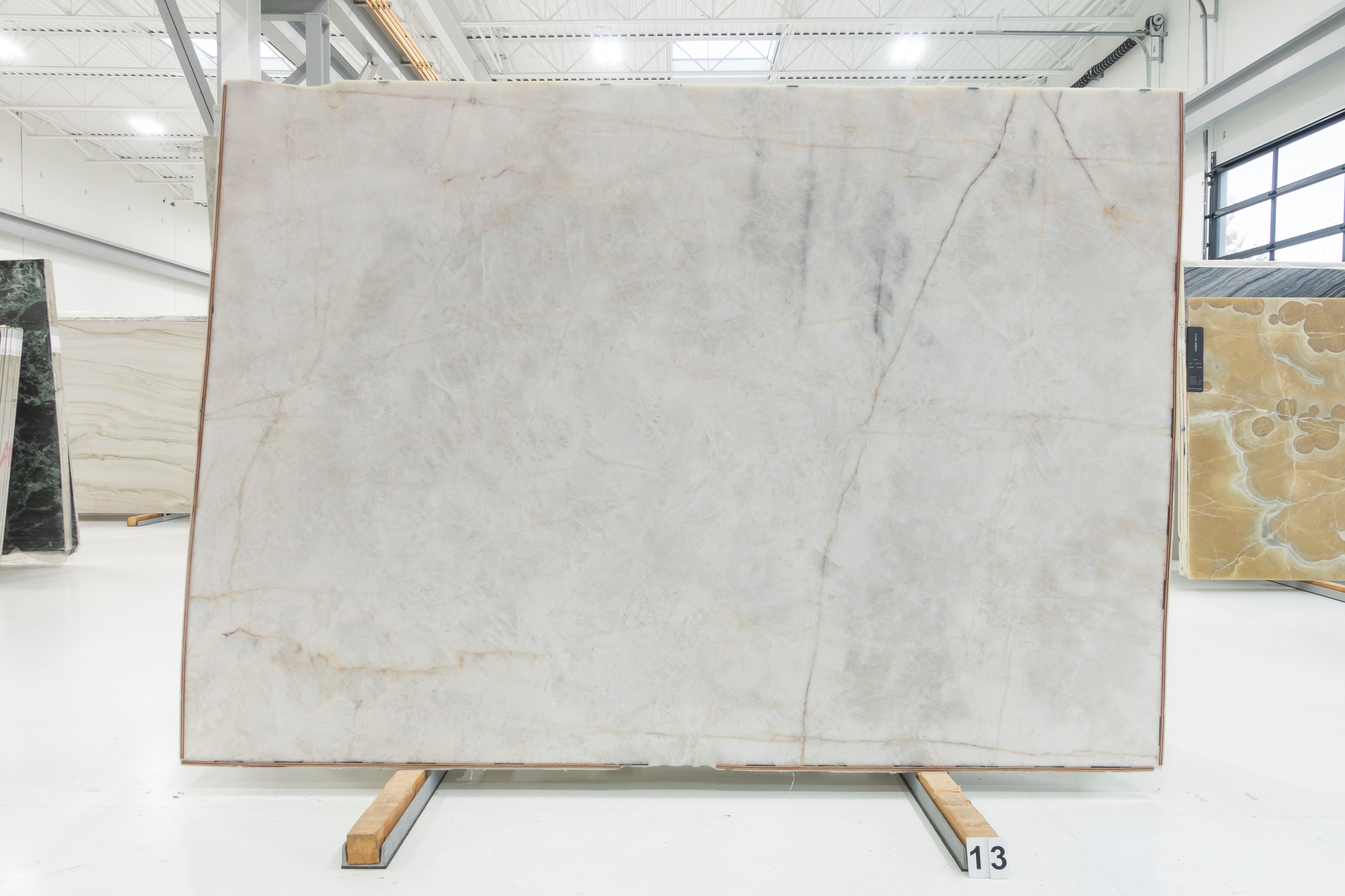 CRISTALLO / BIANCO LUNA 2CM QUARTZITE