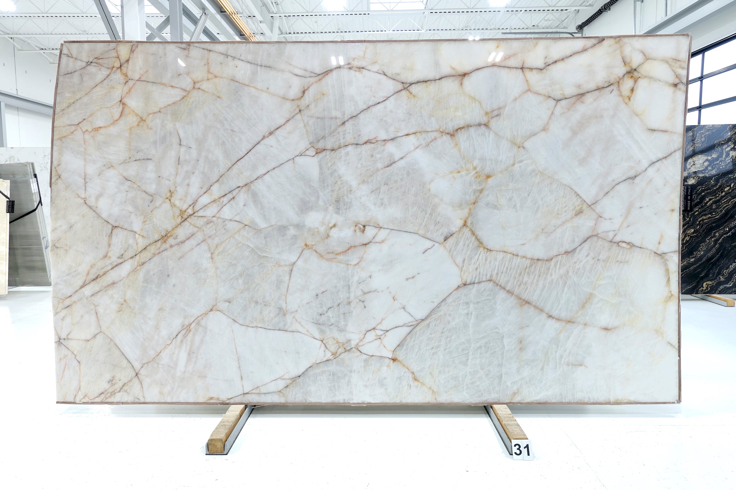 CRISTALLO GOLD 2CM QUARTZITE