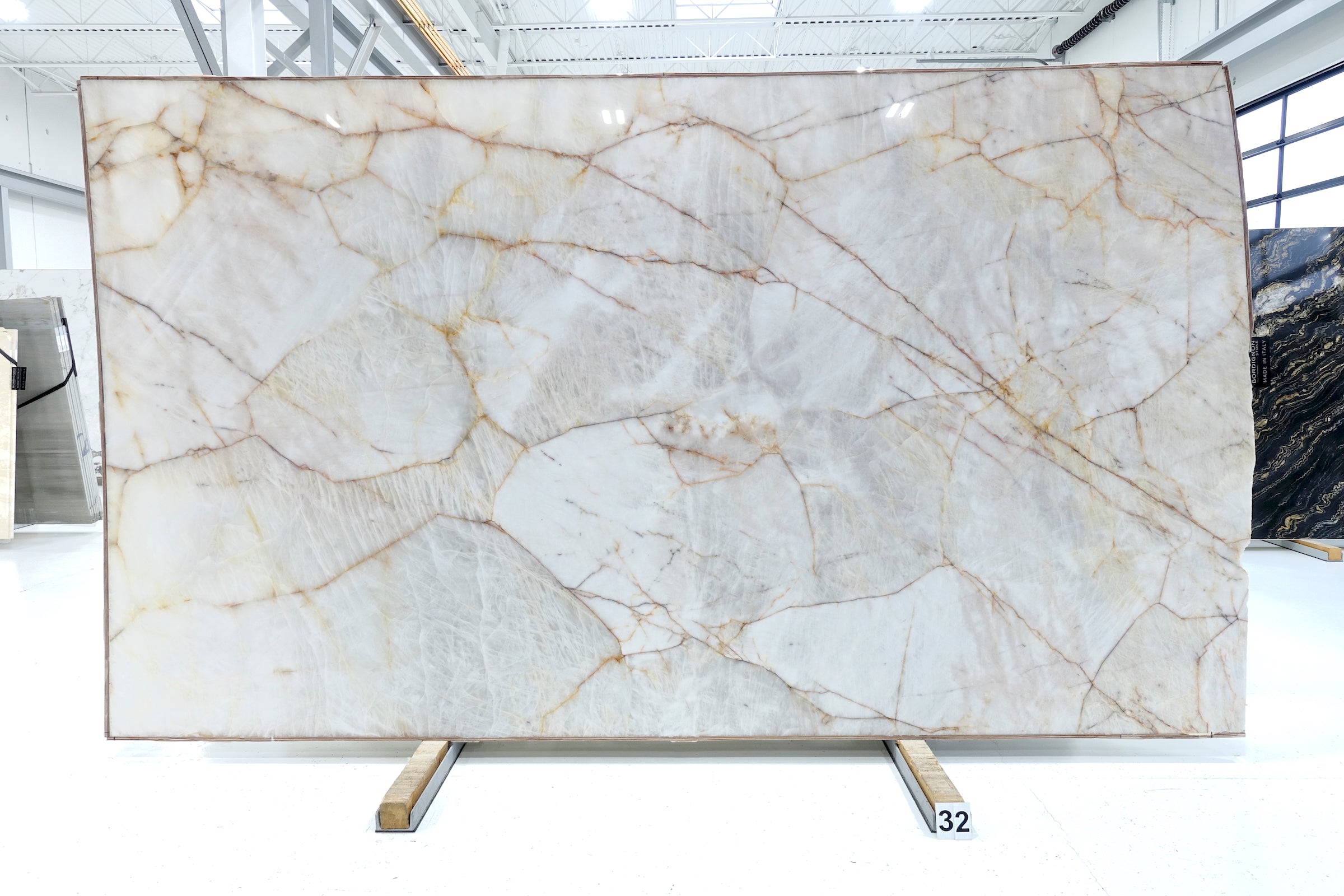 CRISTALLO GOLD 2CM QUARTZITE