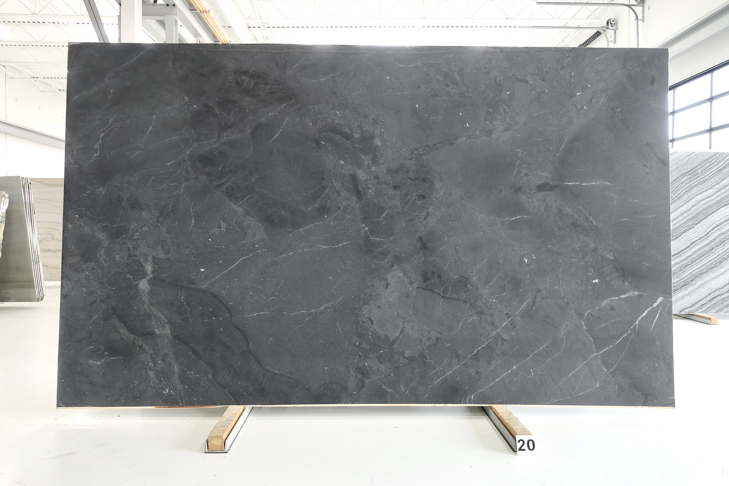 INFINITY NERO 2CM QUARZITE | BLOCCO N. 1457