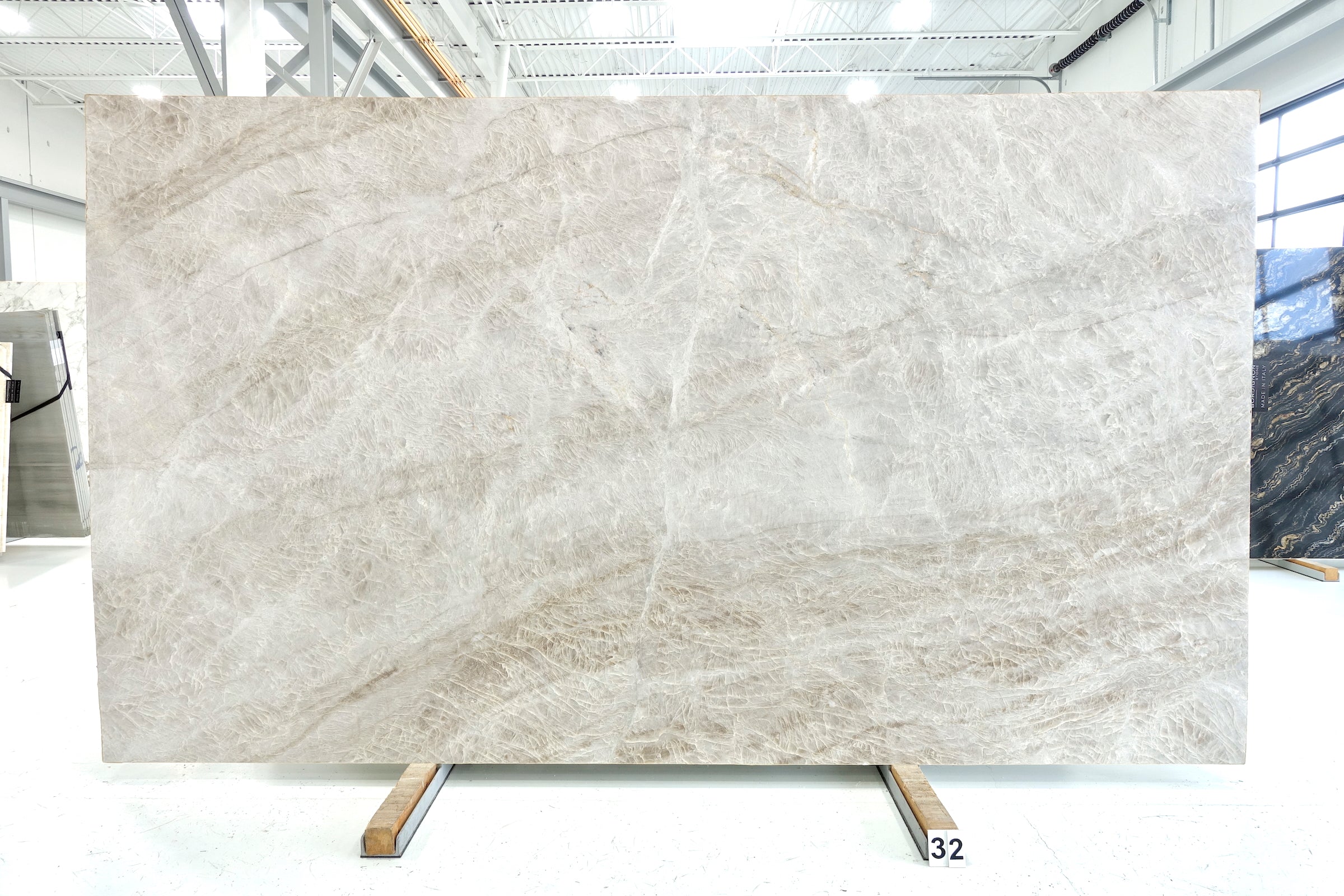 MONTEBELLO QUARTZITE 2CM Block #335